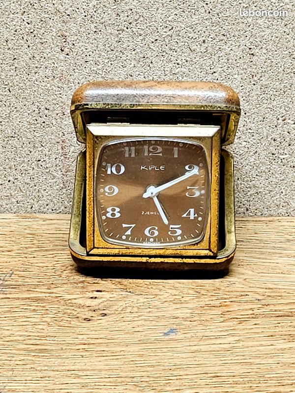 Réveil vintage marron - Canada