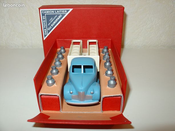 CAMION STUDEBAKER LAITIER DAN TOYS CIJ EUROPARC REF 05 miniature neuve et boite neuve - Collection