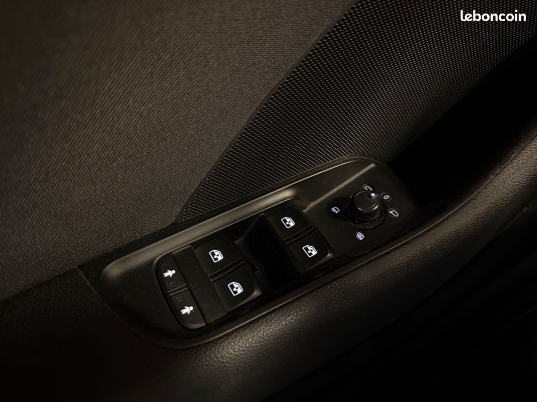 AUDI A3 SPORTBACK 1.4 TFSI 150 ULTRA S-LINE BVA / APPLE CARPLAY / KEYLESs (image 18)