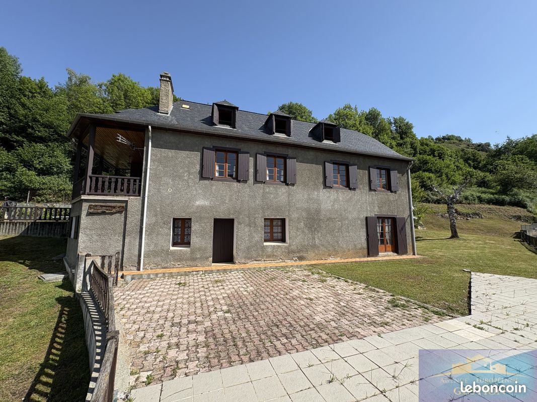 Maison 11 pièces 200 m² · à Aucun · 200 m² · 360 000 €