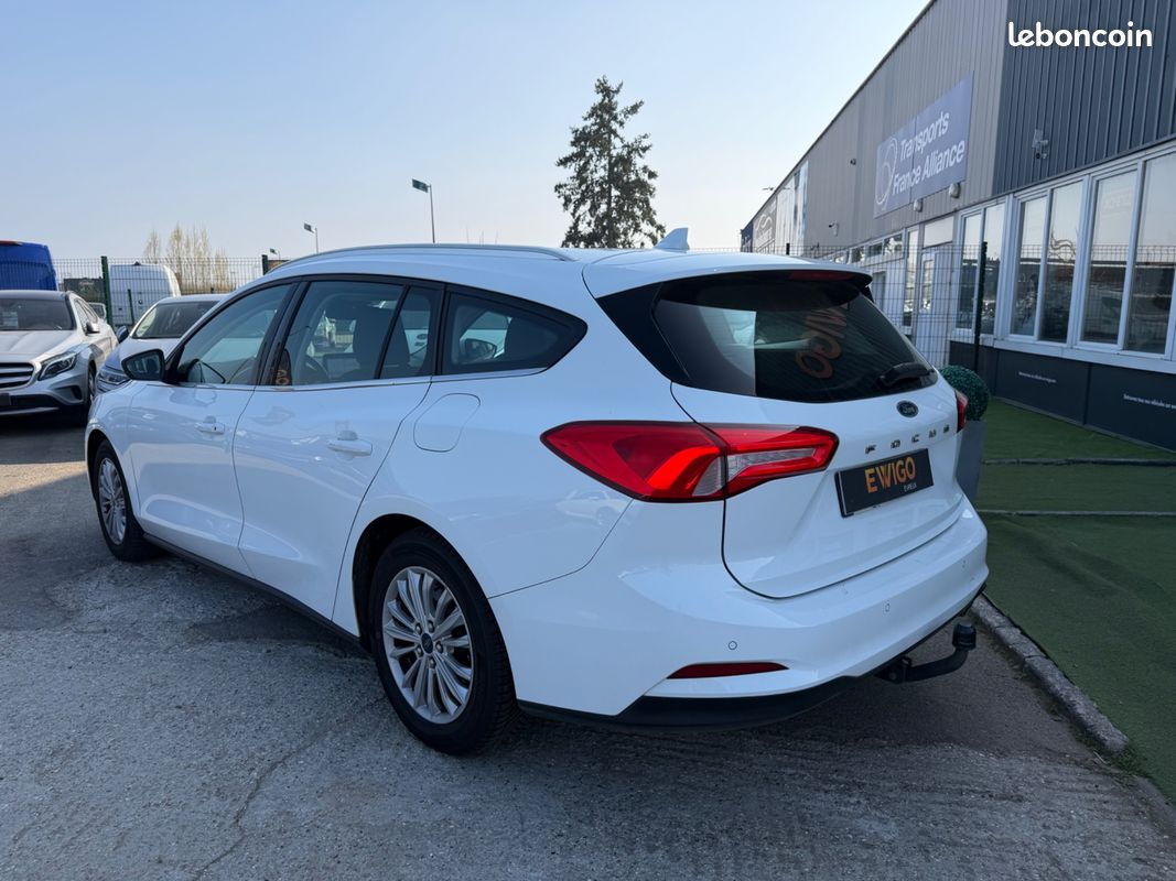 FORD FOCUS BREAK 1.0 ECOBOOST SCTI 125CH TITANIUM - BLUETOOTH - GPS - CROCHET D'ATTELAGE - RADAR DE RECUl (image 4)