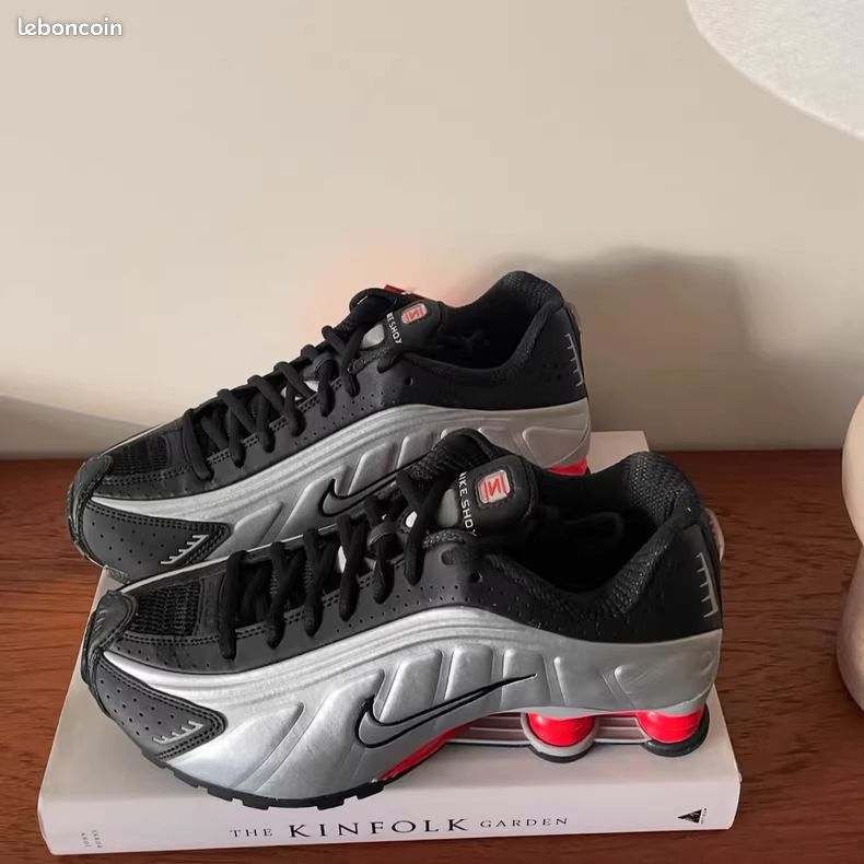 Nike Shox R4 Silver Black Nike Shox R4 Y2K Pointure 45 Chaussures