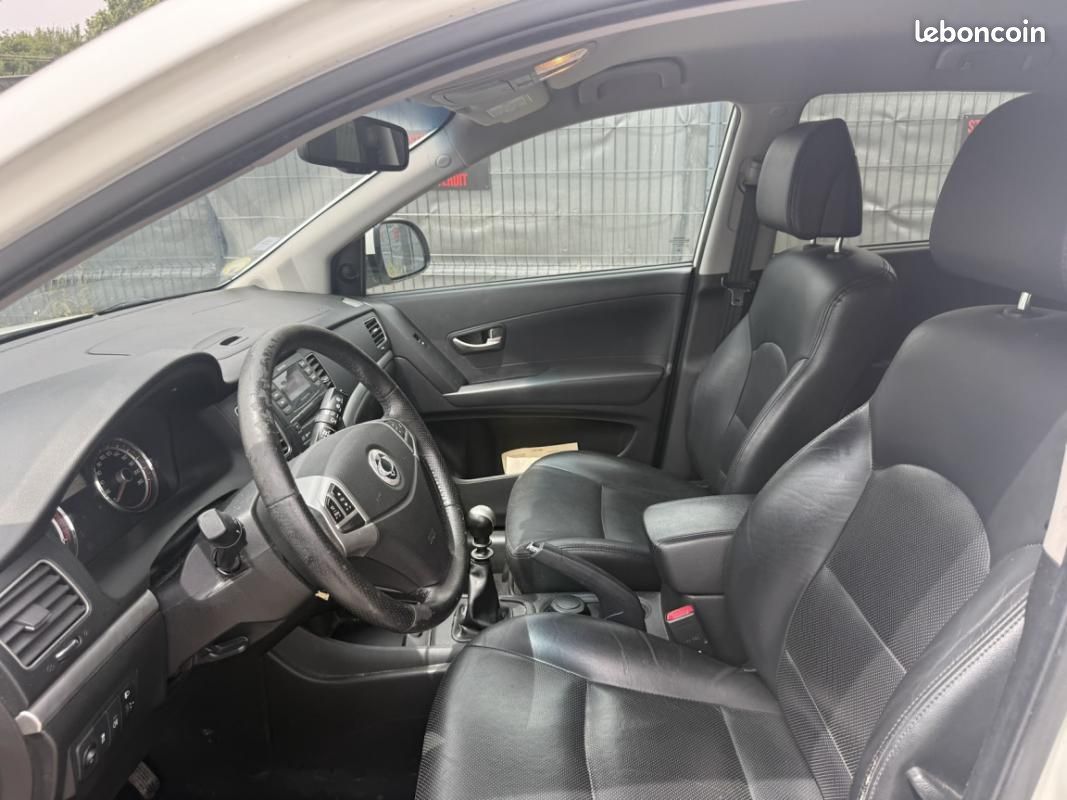 Ssangyong Korando 2.0 TD 175cv 200 e-XDI 2WD Luxe (image 11)
