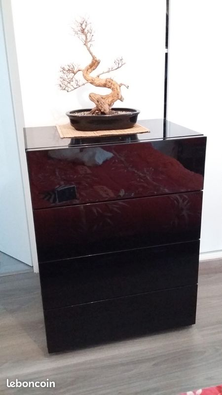 Commode à tiroirs laquée noire (image 1)