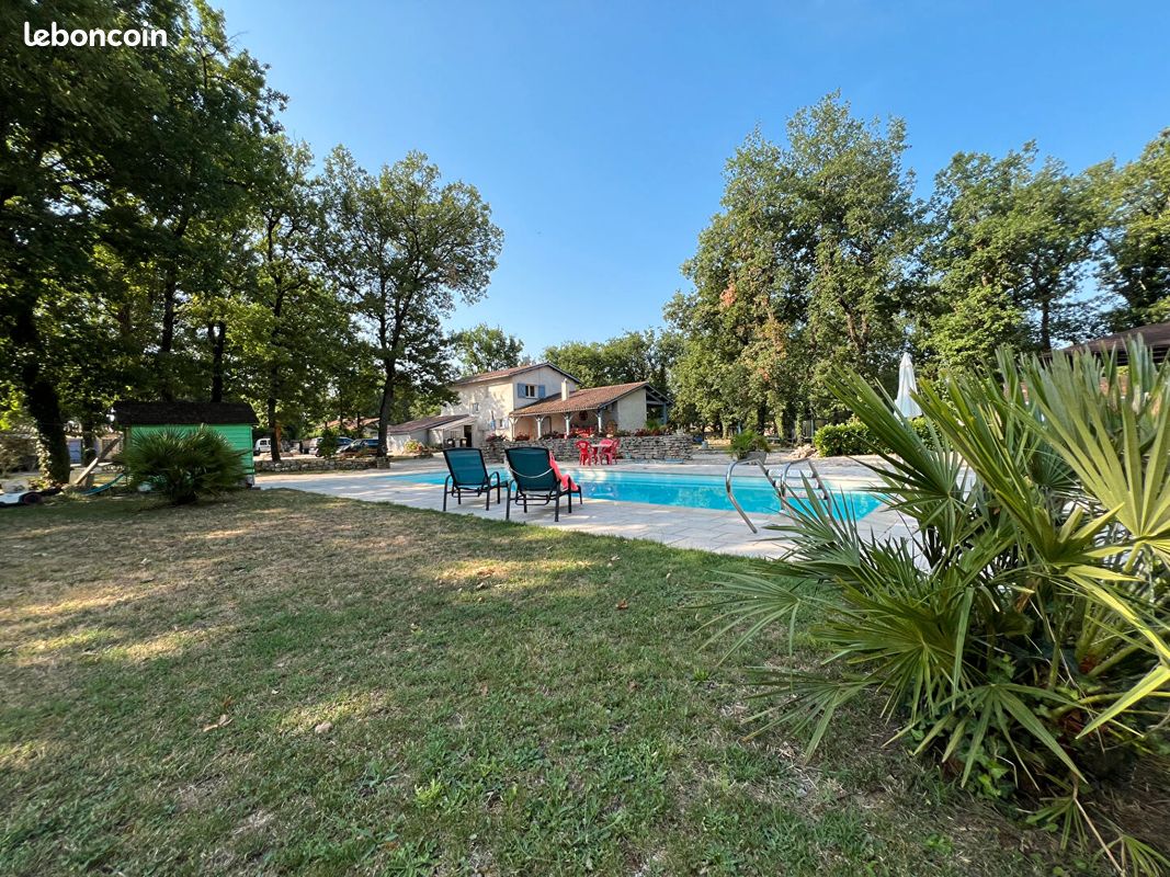 Maison 8 pièces 188 m² · à Caussade · 188 m² · 390 000 €
