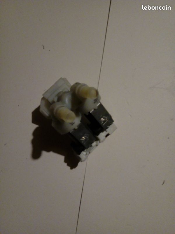 électrovanne vanne pour machine à laver Bosch ou siemens (image 1)