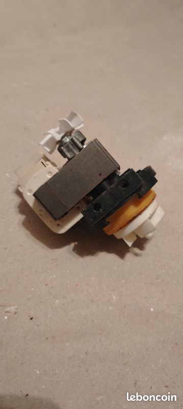 Pompe de Vidange Moteur Synchrone – Pièces détachées cuisine