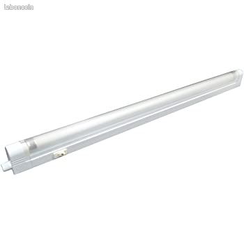 Réglette Fluo pour salle de bain 485 lumens 8W (image 1)