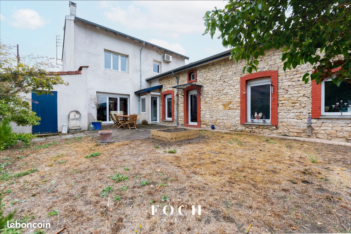Maison 8 pièces 179 m² · à Pont-À-Mousson · 179 m² · 290 000 €