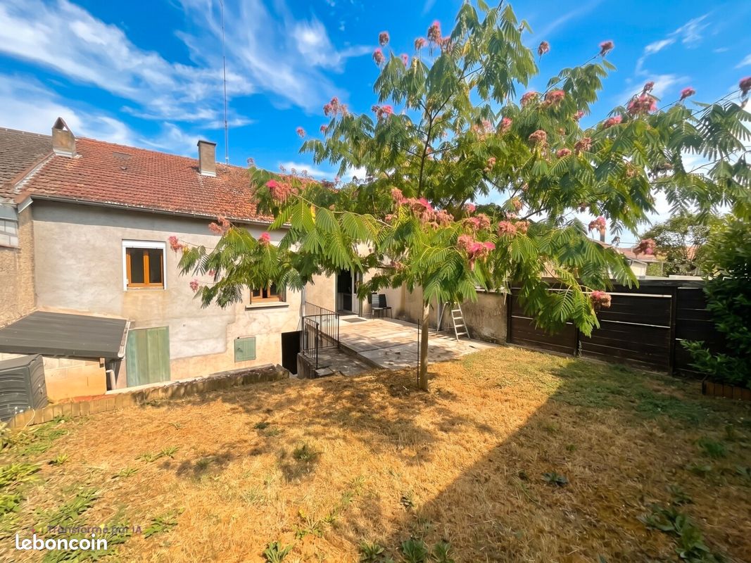Maison 5 pièces 142 m² · à Corre · 142 m² · 97 000 €