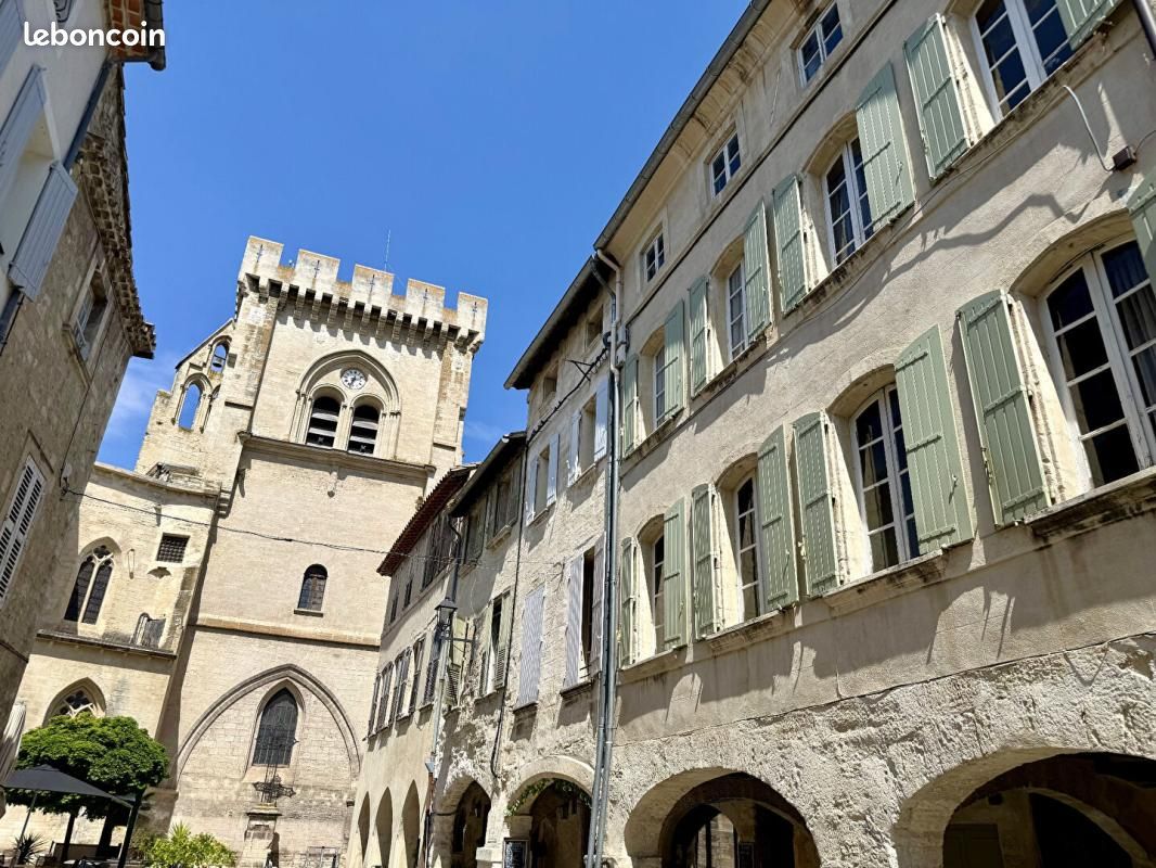 Maison 8 pièces 240 m² · à Villeneuve-lès-Avignon · 240 m² · 340 000 €