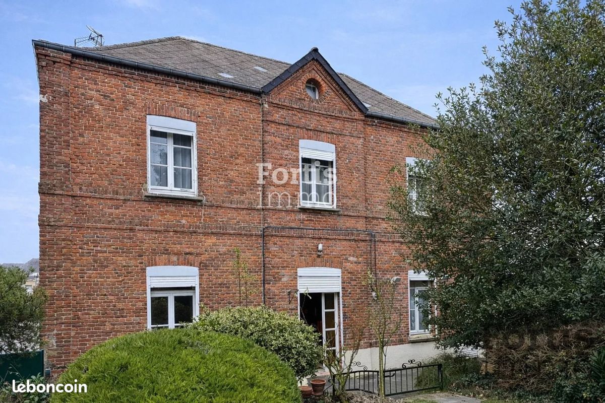Maison 8 pièces 167 m² · à Beaumont-en-Cambrésis · 167 m² · 149 990 €