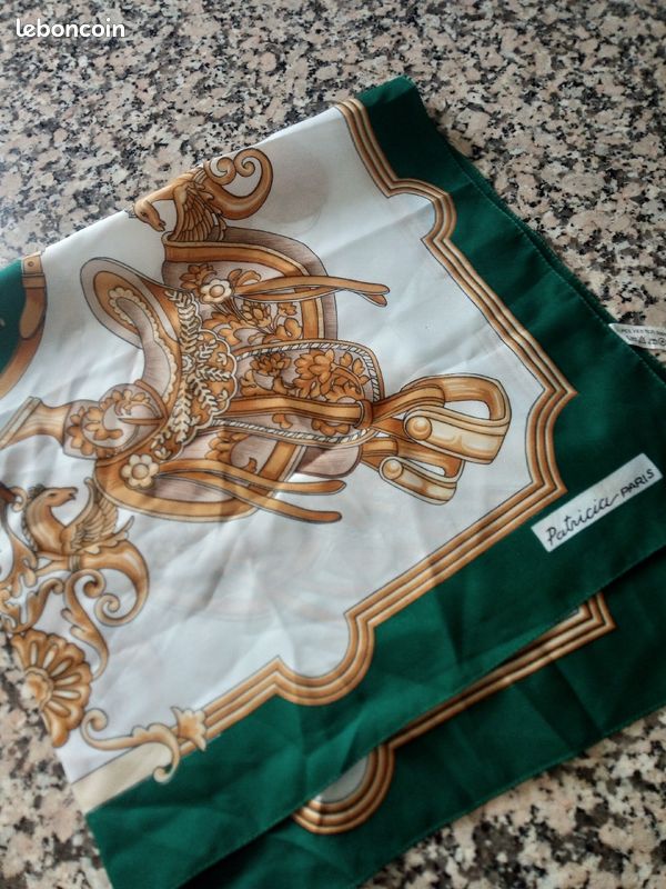 Foulard vert (image 7)