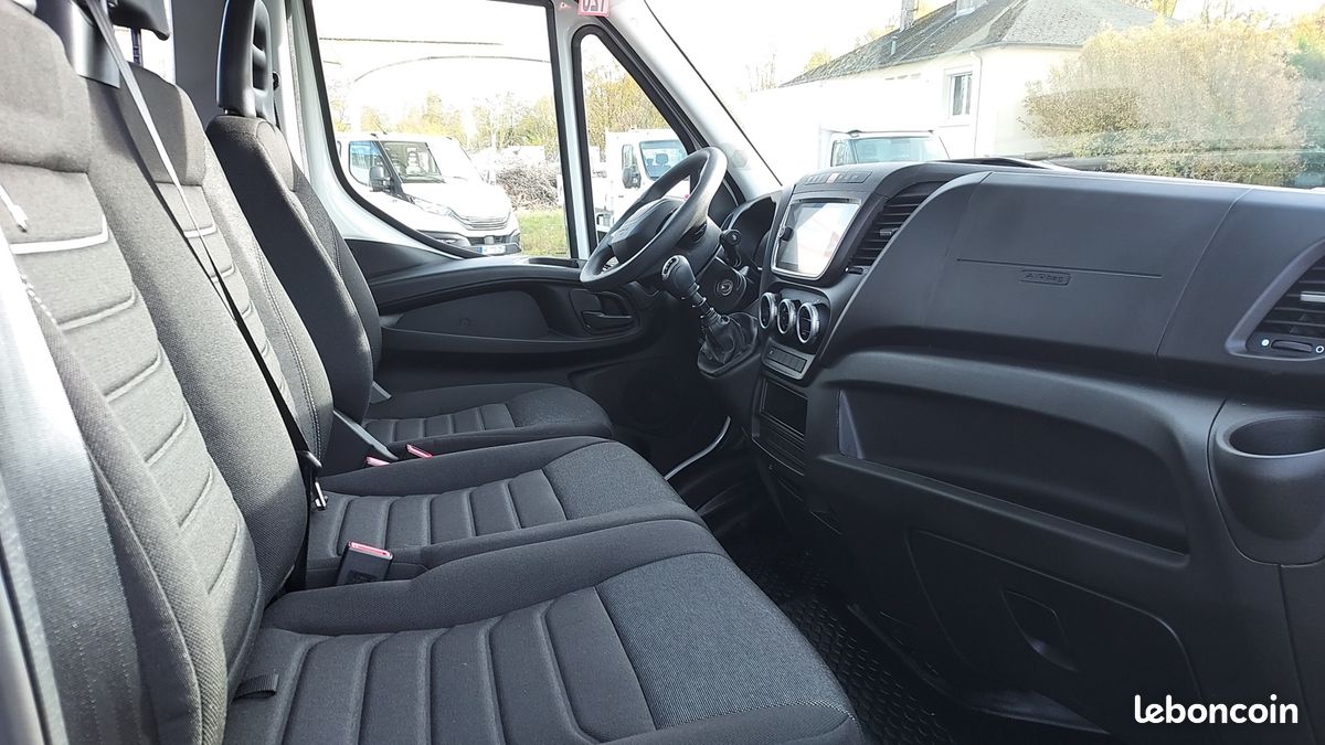 Iveco DAILY 35S FG 7 PLACES 35S14 2.3 V12 (image 2)