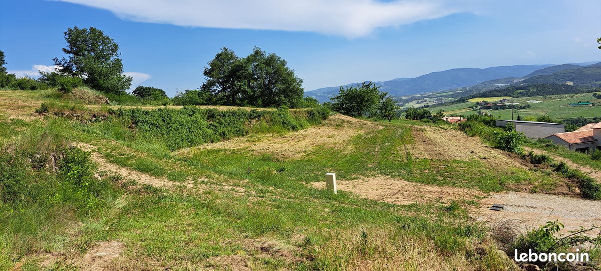 Terrains à bâtir · à Saint-Victor · 42 000 €