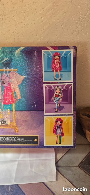 Poupée Rainbow Higt avec accessoires neuf 300 looks (image 5)