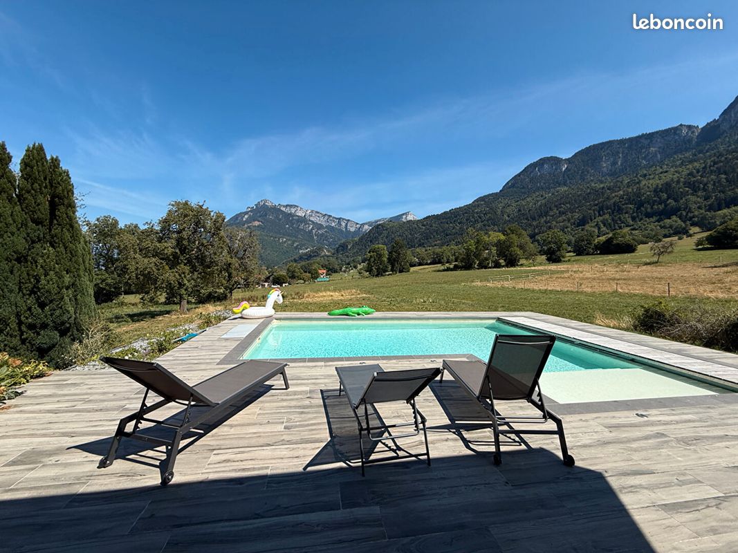 Maison 6 pièces 153 m² · à Saint-Laurent · 153 m² · 3 100 €