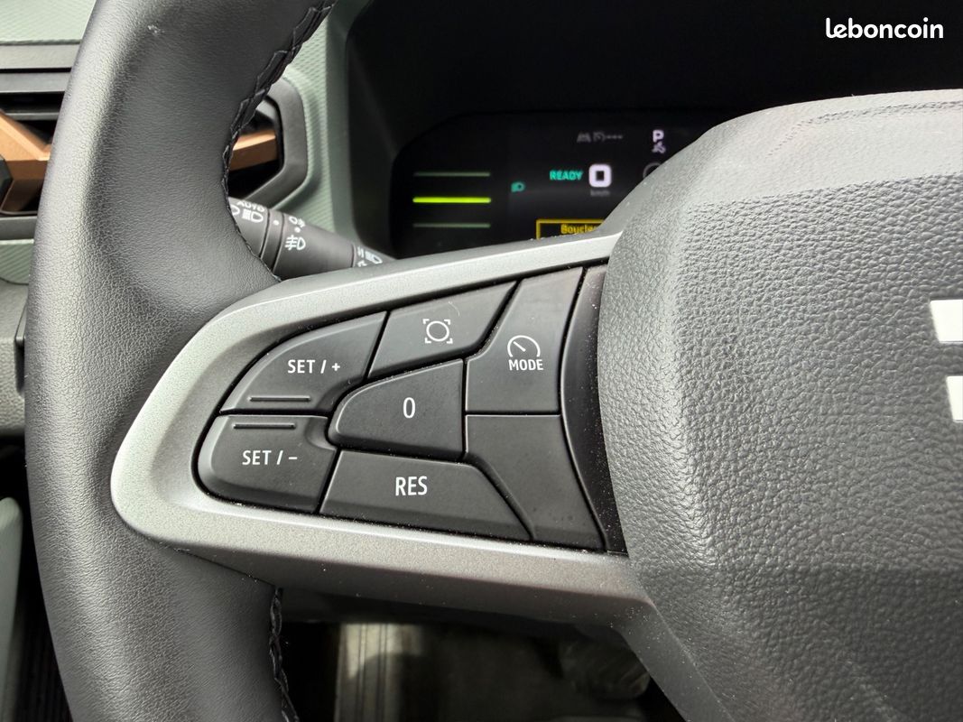 DACIA DUSTER TCe 141cv Hybride 4x2 EDC Extreme - Sièges Volant chauffants / CarPlay / Caméra 360 - (image 34)
