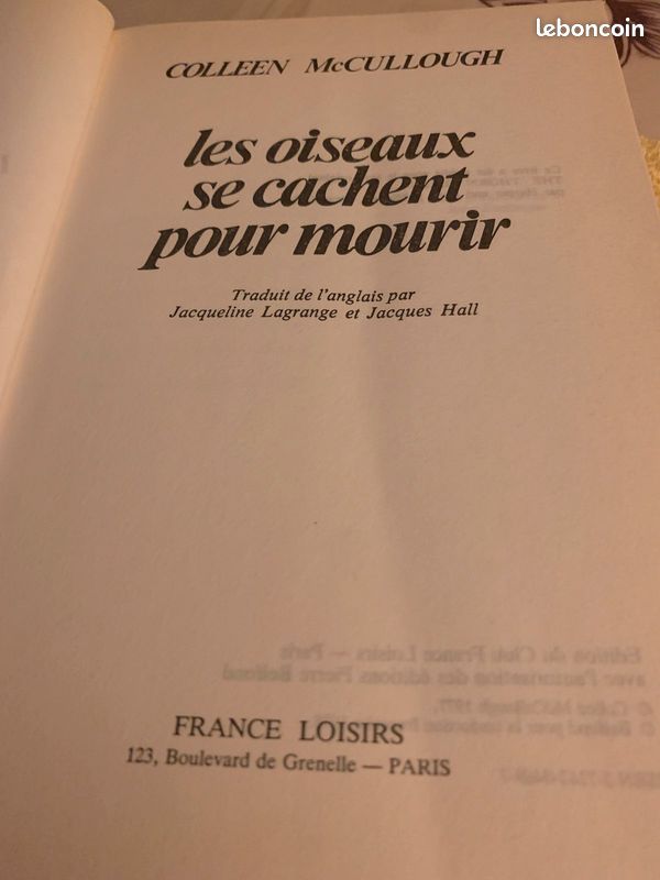 Les oiseaux se cachent pour mourrir (image 1)