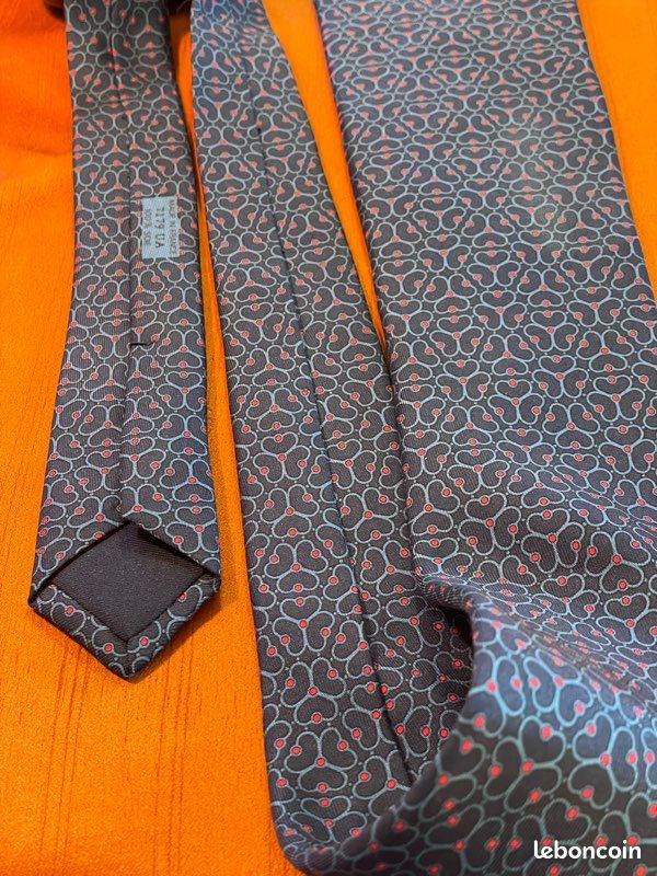 Cravate Hermès Paris X Coca Cola - 100% Soie - Modèle Rare Rouge/Bleu - Fabriquée En France