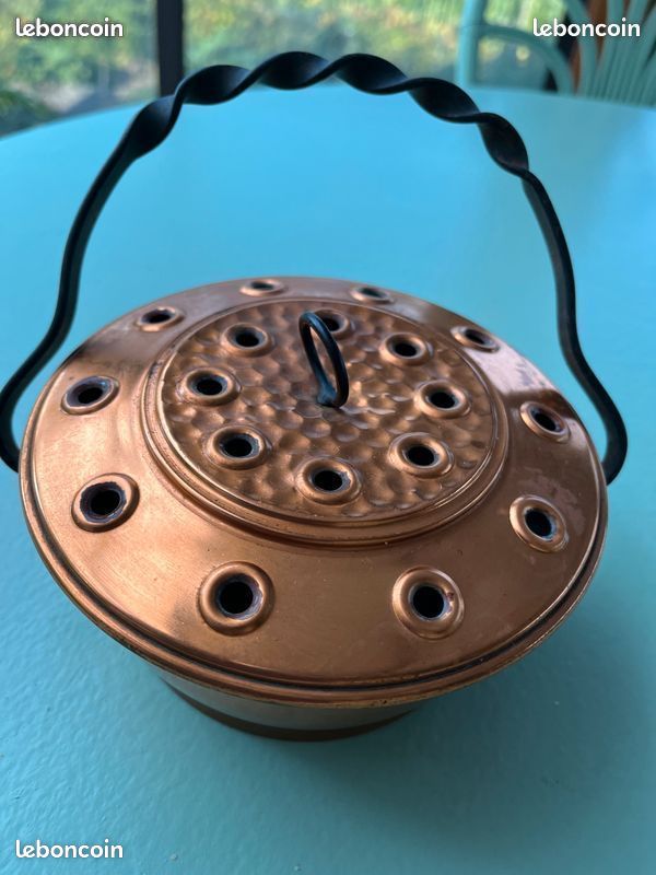 Pot cuivre ancien avec couverc le (image 1)