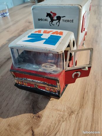Camion Joustra N°660 Ecurie Royal Turf Tiercé Mécanique Tôle 1967 - Vintage
