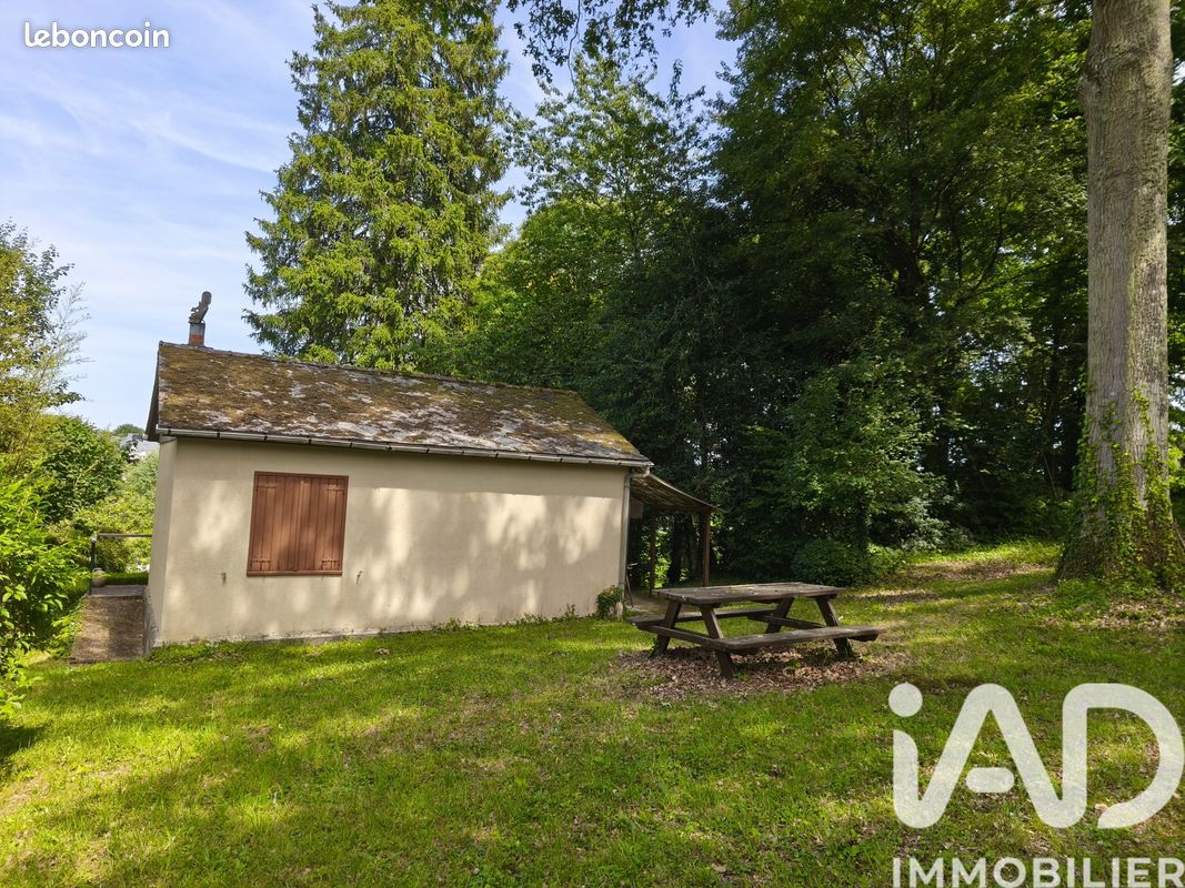 Terrain 1330 m² Saint-Antoine-du-Rocher (image 5)