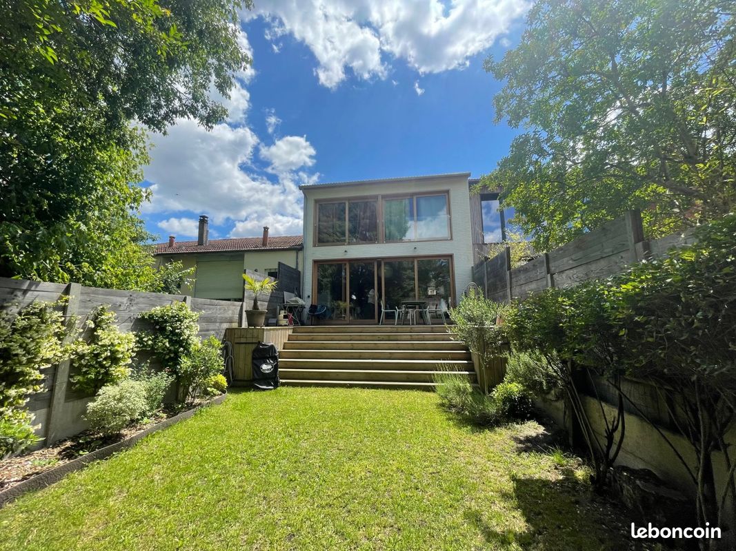 Maison 5 pièces 107 m² · à Talence · 107 m² · 2 470 €