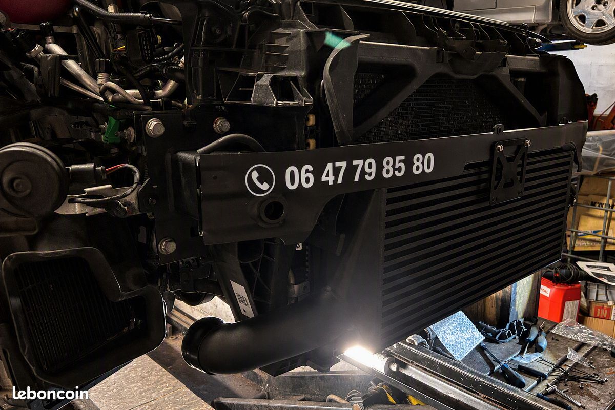 Echangeur Forge pour Audi RS3 8V avec traverse avant et support ACC (image 1)