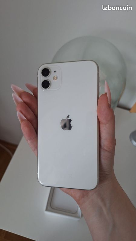 Iphone 11 couleur blanc 64 GB (image 6)