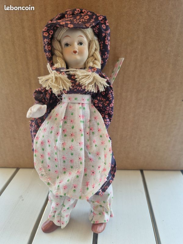 Poupée Habillée Buste Porcelaine D'époque Dans Sa Boîte