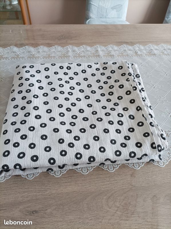 Nappe blanche et noire (image 1)