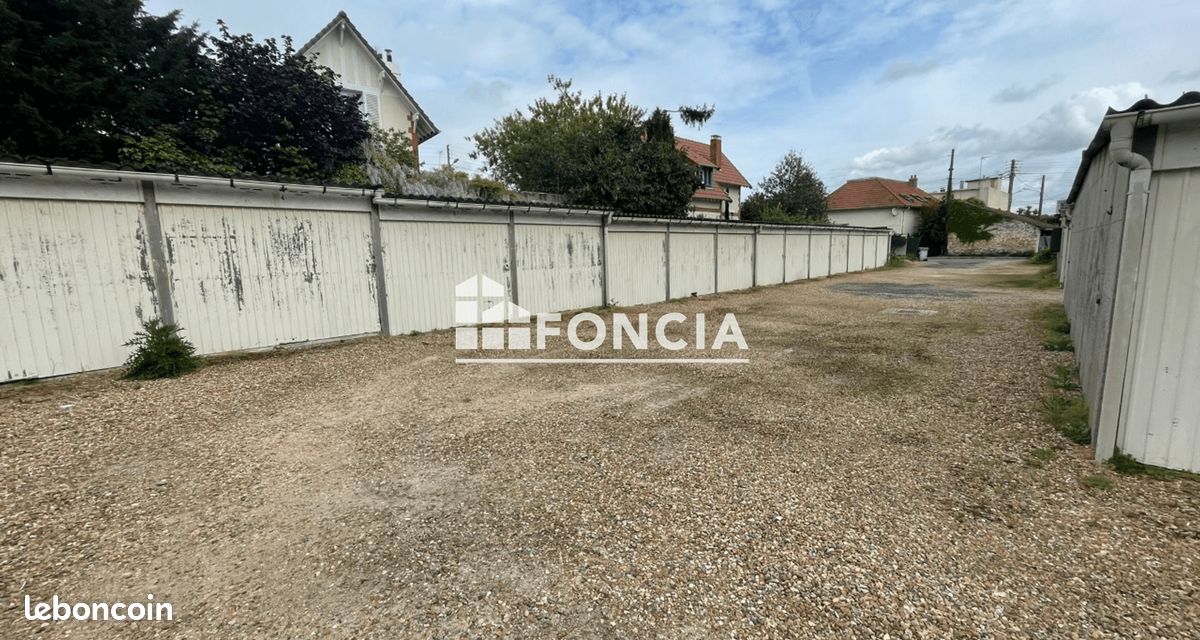 Garage · à Pierrelaye · 99 €