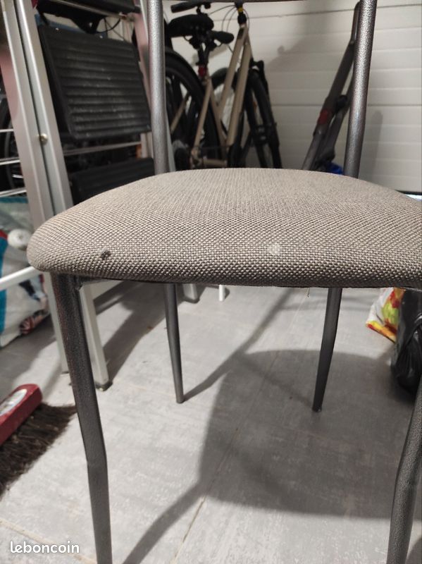 2 chaise grises (image 2)