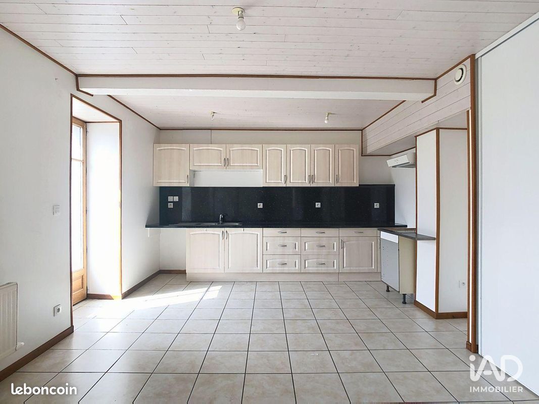 Appartement 3 pièces 62 m² · à Larajasse · 62 m² · 149 000 €