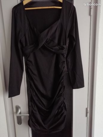 Robe Noire Mi-mollet Express – Taille L Avec Nœud Latéral