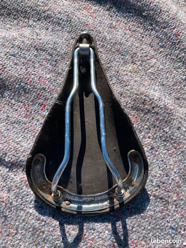 Selle Vélo Vintage Perache Velours – Pour Pièces Ou Déco Atelier