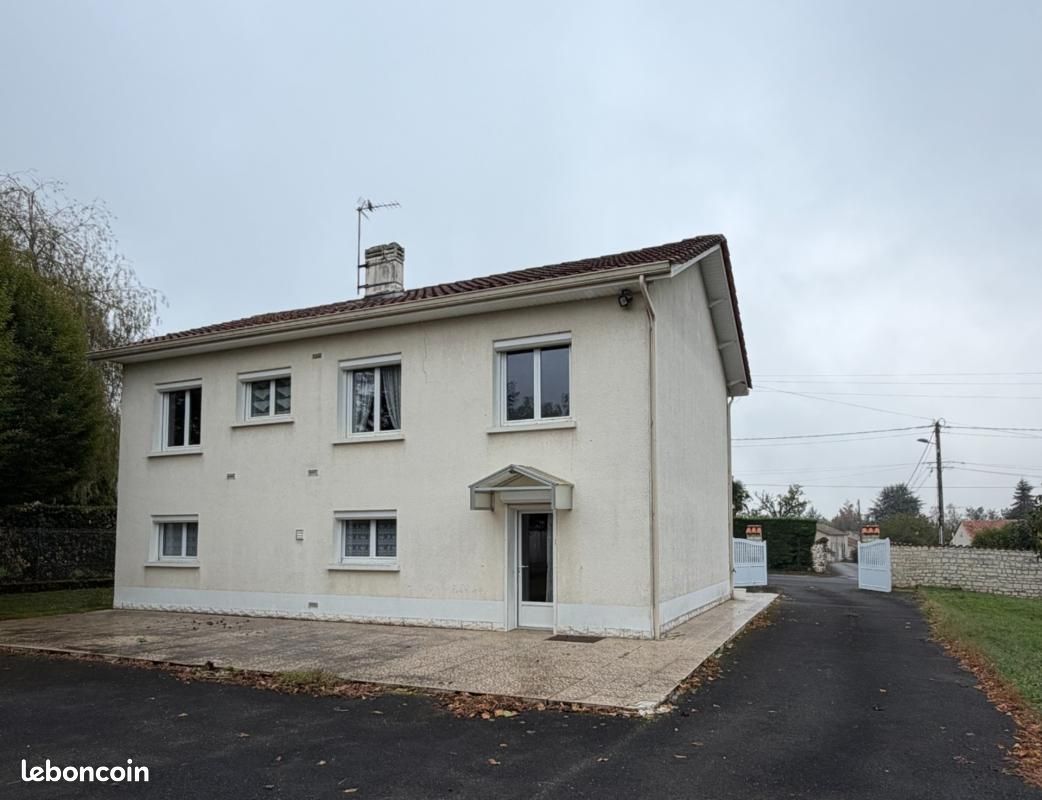 Maison 7 pièces 158 m² · à Champniers · 158 m² · 262 500 €