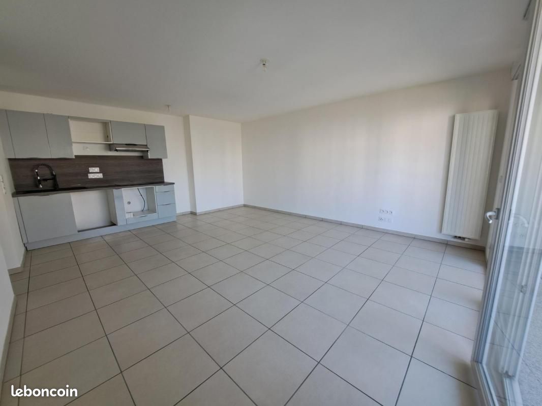 Appartement 3 pièces 60 m² · à Bonneville · 60 m² · 820 €
