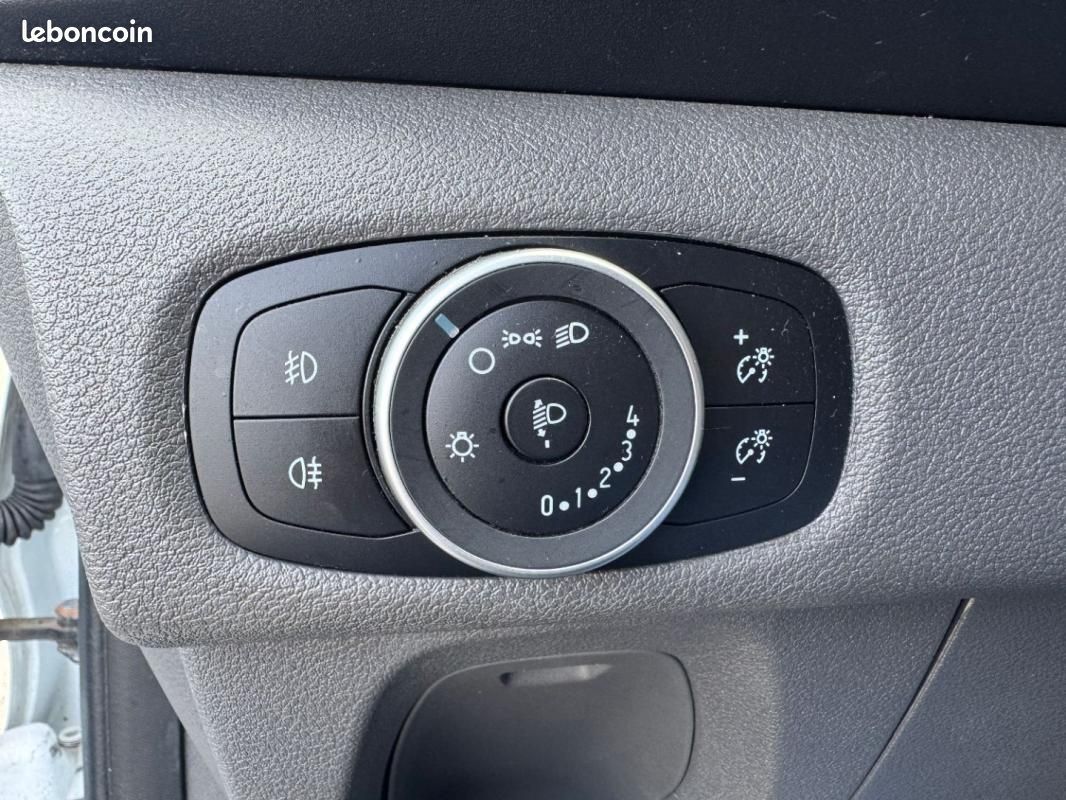 Ford Transit Custom FOURGON 320 l1h1 2.0 TDCi 130 Trend (image 7)