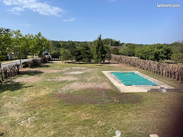 Piscine sur terrain