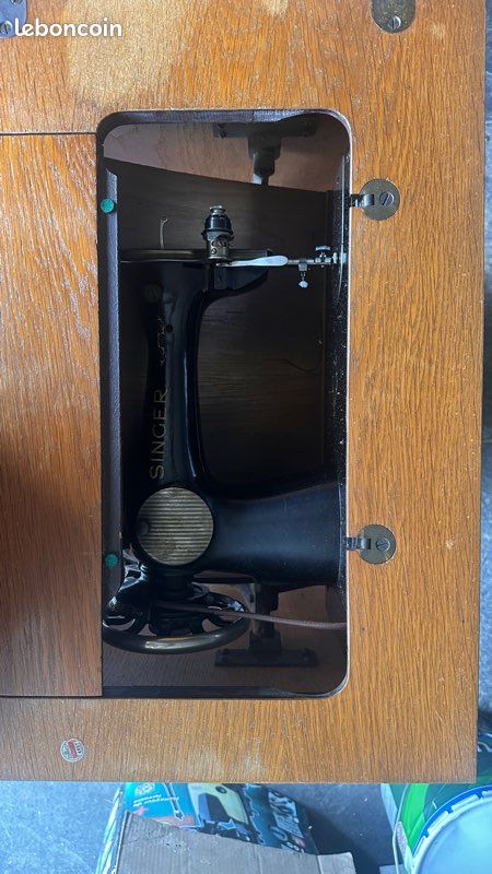 Ancienne machine à coudre Singer (image 1)