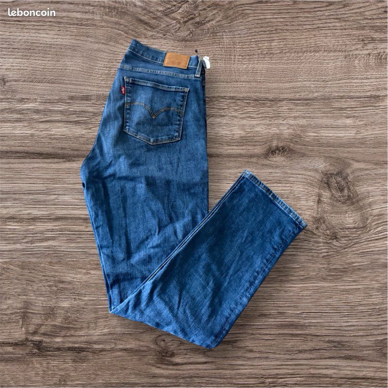 Jean Levi's Femme Taille 38/40 - Taille Haute - Coupe Droite - Occasion Très Bon état - Modèle VFB077