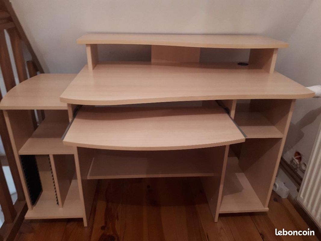 Bureau (image 1)
