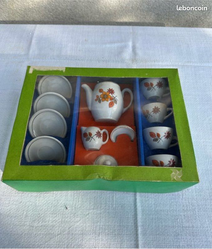 Coffret Théière Miniature En Porcelaine De Chine Signée Royal Garden - Vintage