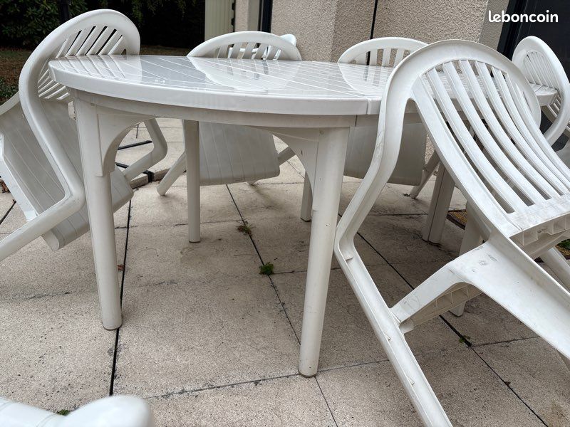 Table et fauteuil de jardin (image 4)