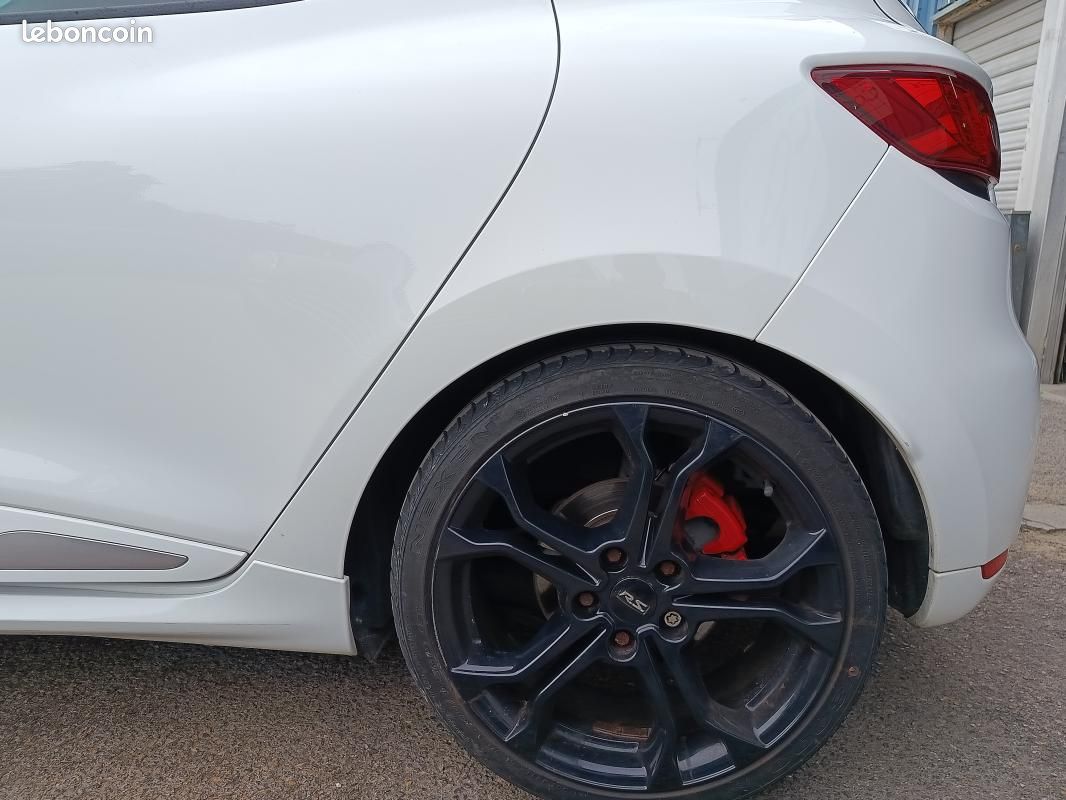 Renault Clio 4 RS 200 ch (image 14)