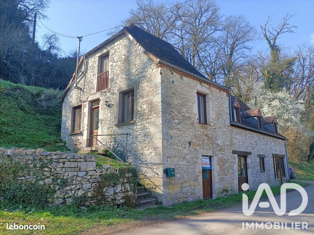 Maison 5 pièces 180 m² · à Meyronne · 180 m² · 76 000 €
