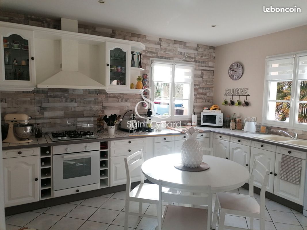 Villa 4 pièces 122 m² - Saint-Yrieix-sur-Charente 16710 (image principale 2)