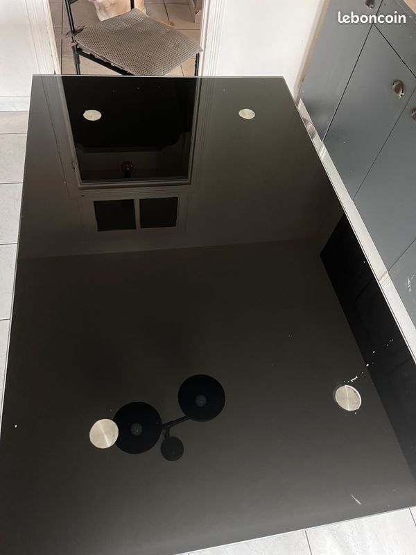 Table (image 1)